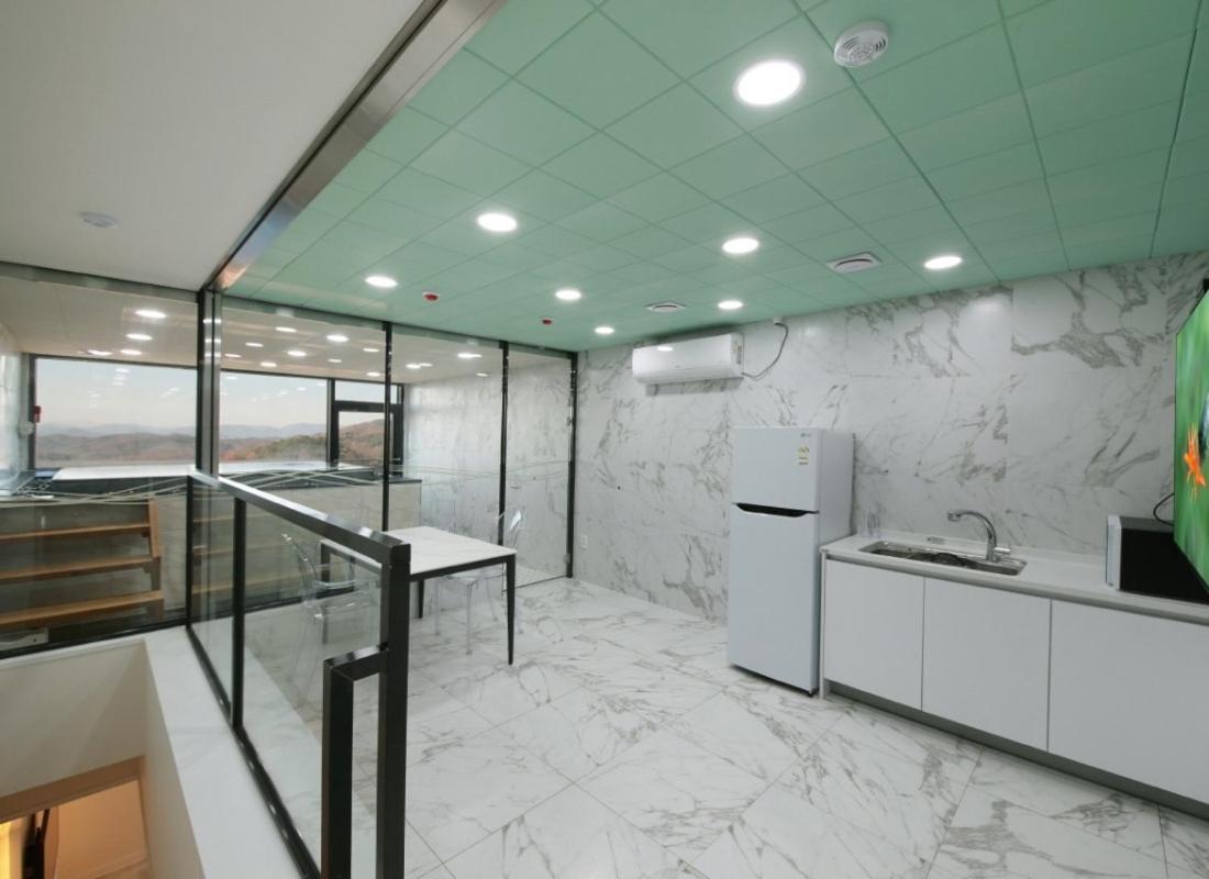 Wj Hotel Pool House Wonju Eksteriør billede