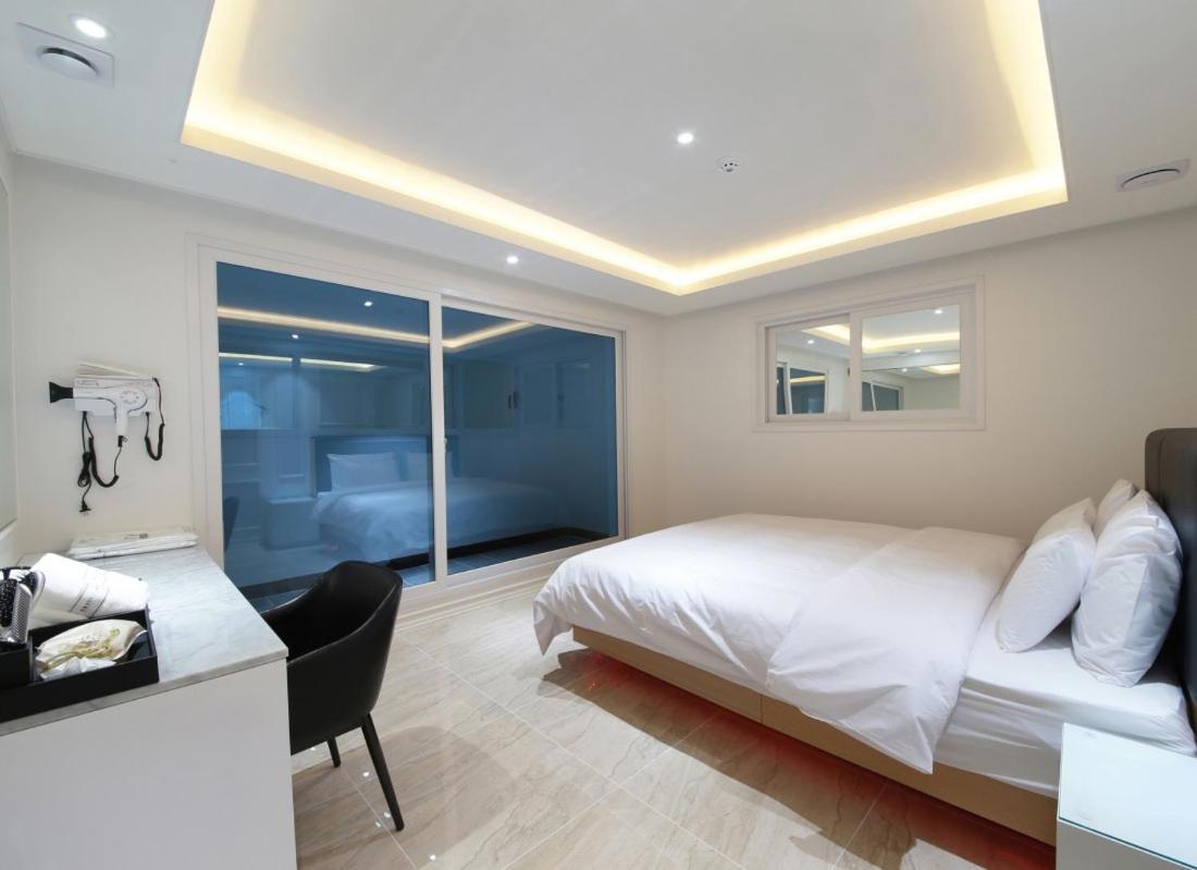 Wj Hotel Pool House Wonju Eksteriør billede