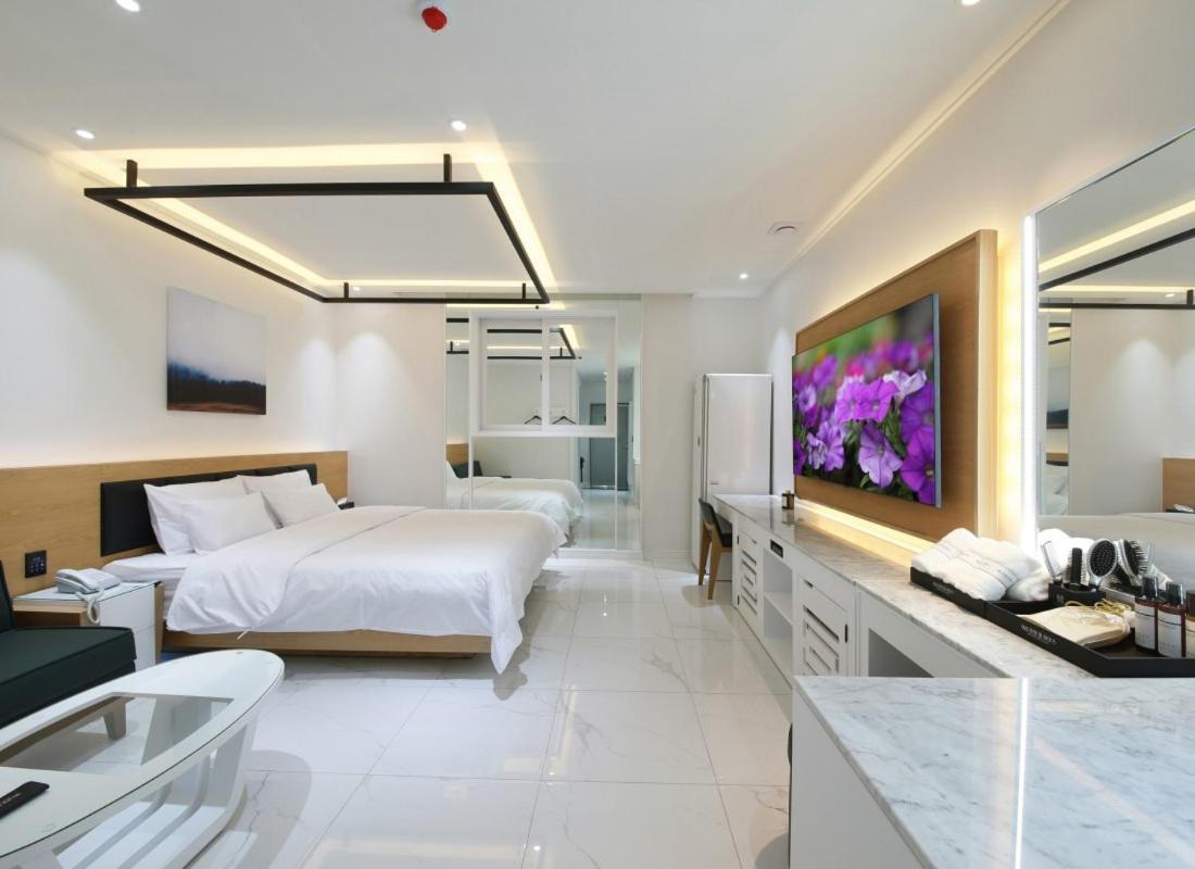 Wj Hotel Pool House Wonju Eksteriør billede